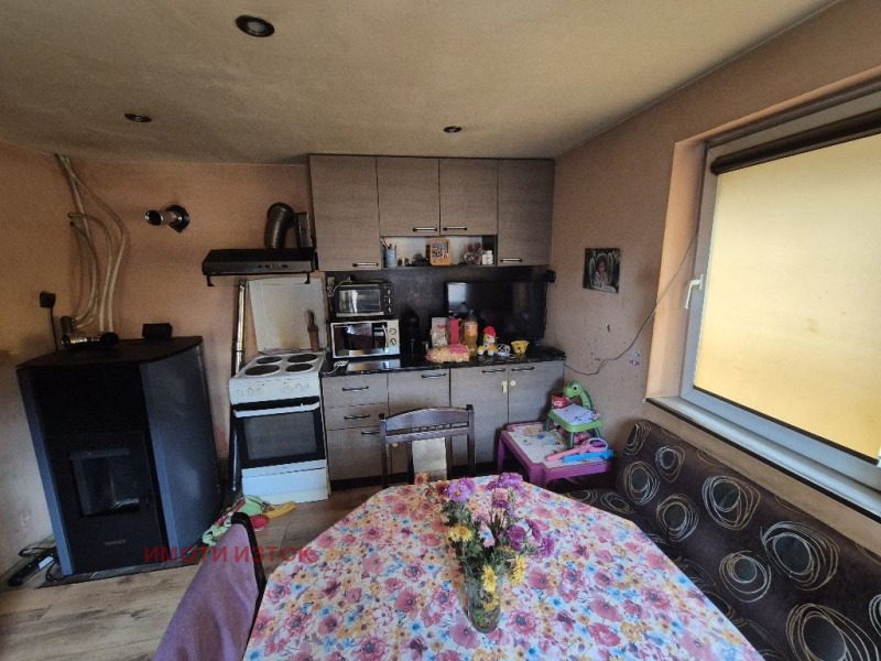 Продава КЪЩА, гр. Перник, Димова махала, снимка 9 - Къщи - 52364261