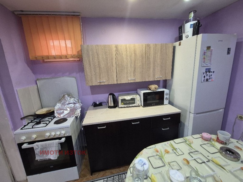 Продава КЪЩА, гр. Перник, Димова махала, снимка 11 - Къщи - 52364261