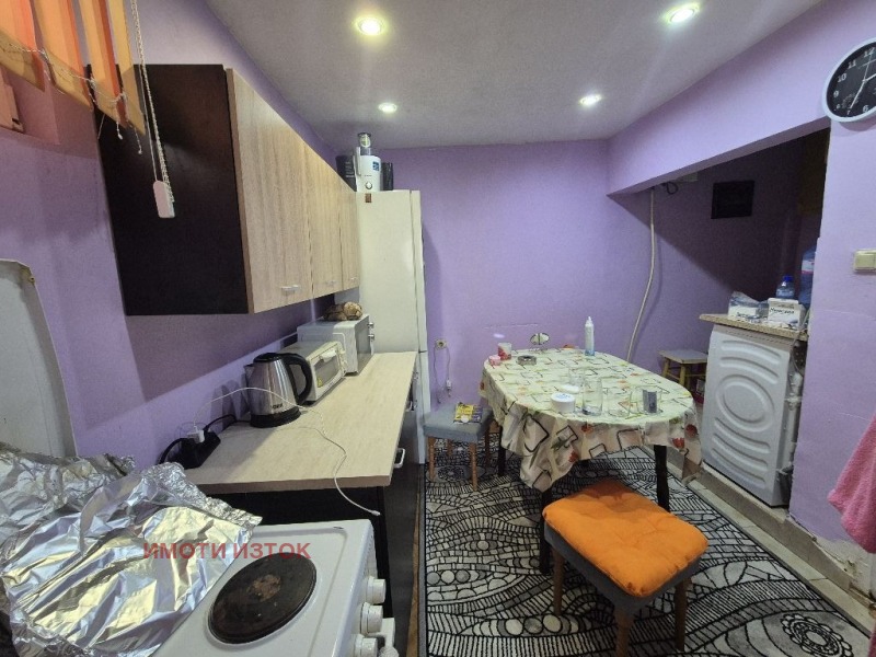 Продава КЪЩА, гр. Перник, Димова махала, снимка 13 - Къщи - 52364261