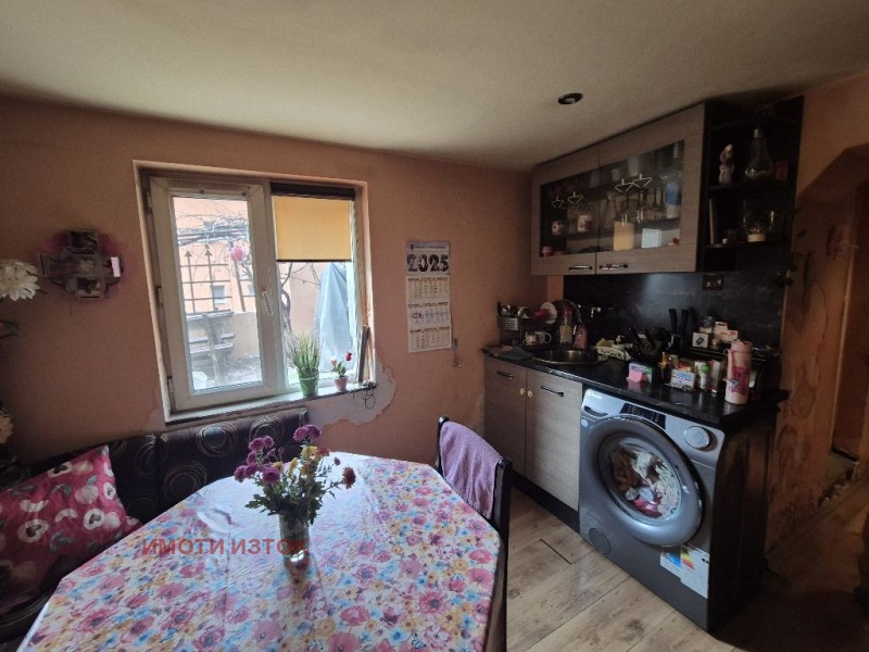 Продава КЪЩА, гр. Перник, Димова махала, снимка 8 - Къщи - 52364261