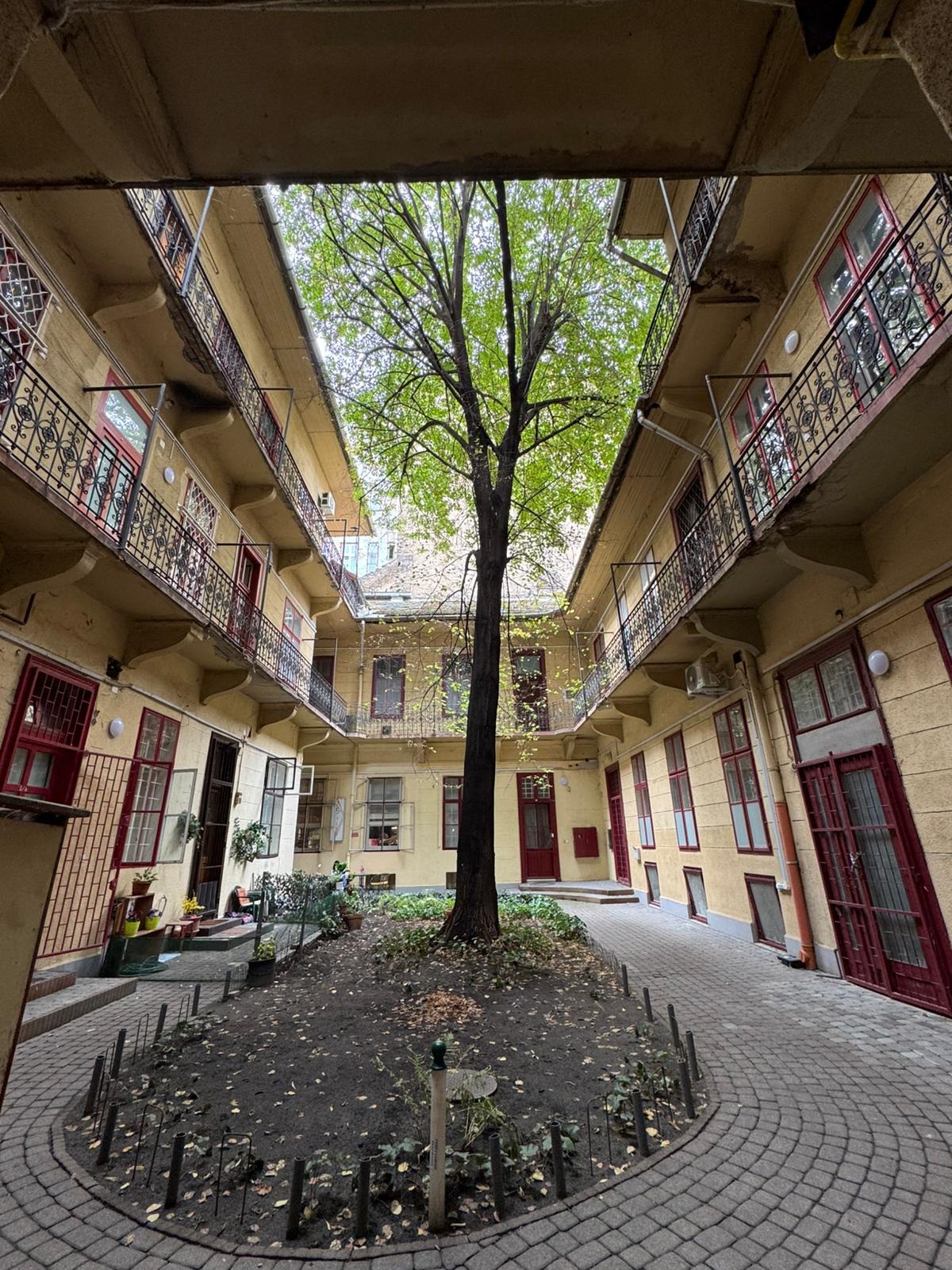 Продава 1-СТАЕН, гр. София, Център, снимка 2 - Апартаменти - 54054443