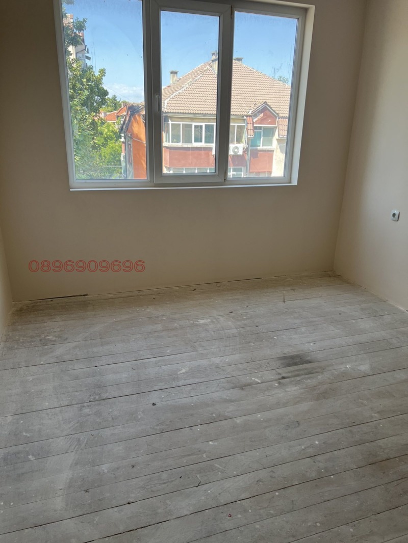 Продава  Многостаен град Пазарджик , Идеален център , 127 кв.м | 35644220 - изображение [17]