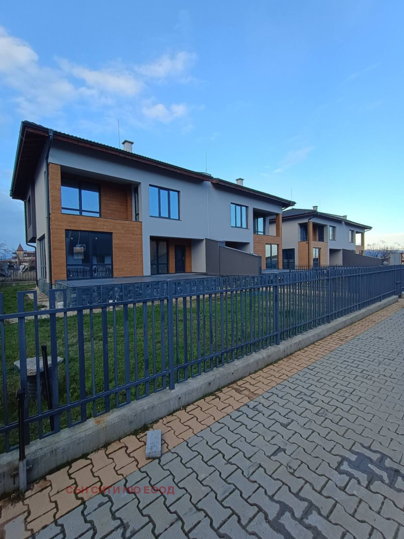 Продава КЪЩА, област София, гр. Костинброд • 365000 € / 713877.95 лв. • 71629558 1