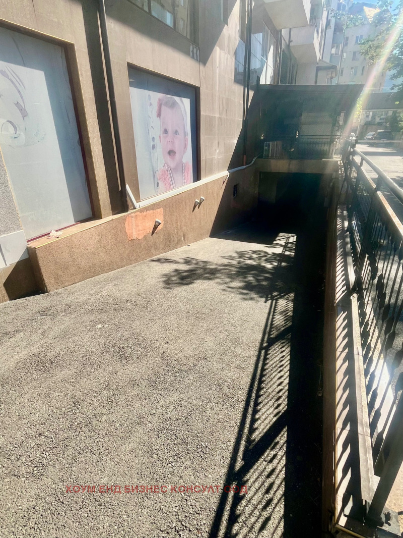 In vendita  Box auto Sofia , Manastirski livadi , 18 mq | 70744879 - Immagine [2]