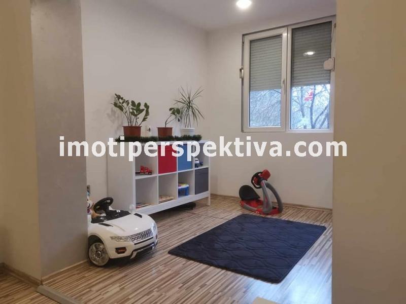 Te koop  2 slaapkamers Plovdiv , Izgrev , 100 m² | 74801102 - afbeelding [12]