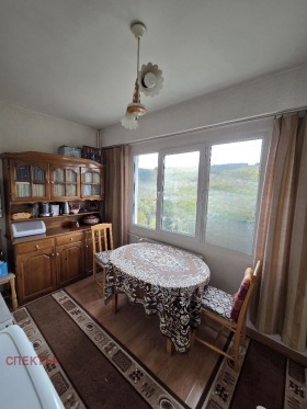 1 dormitor Reno, Pernic