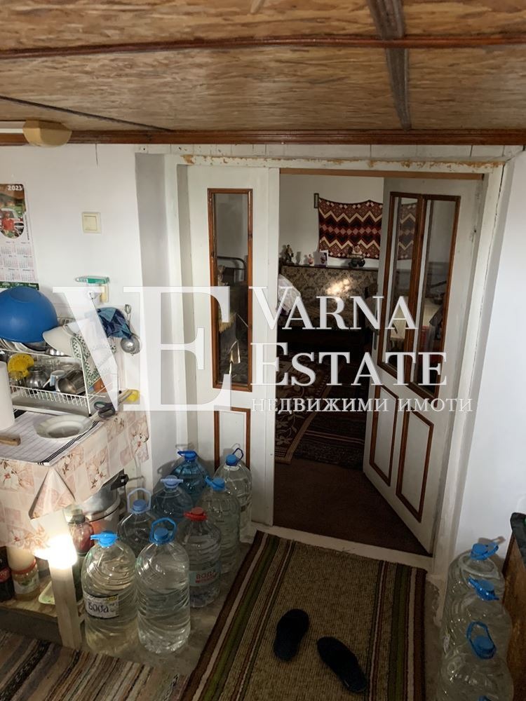 Продава КЪЩА, гр. Варна, м-т Планова, снимка 11 - Къщи - 49282457