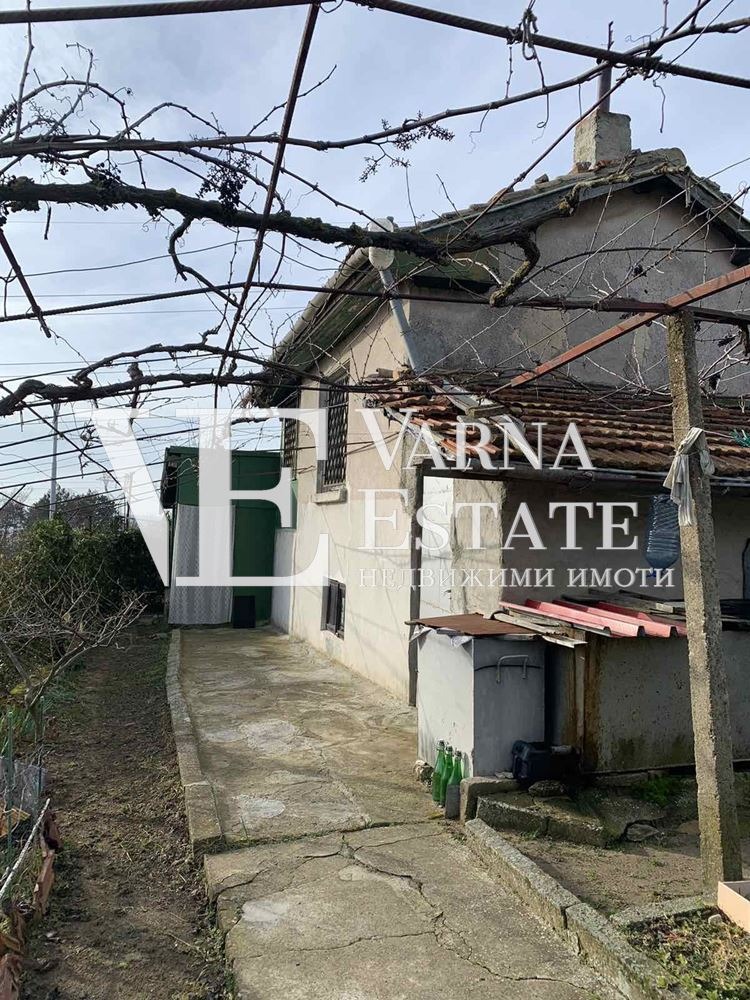 Продава КЪЩА, гр. Варна, м-т Планова, снимка 8 - Къщи - 49282457