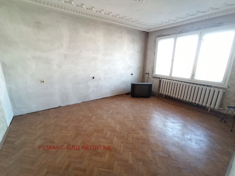 Продава 4-СТАЕН в град Велико Търново, Бузлуджа - 150 кв.м / 150 000 € » 293 374.50 лв., РЕМАКС ОЛД КЕПИТЪЛ