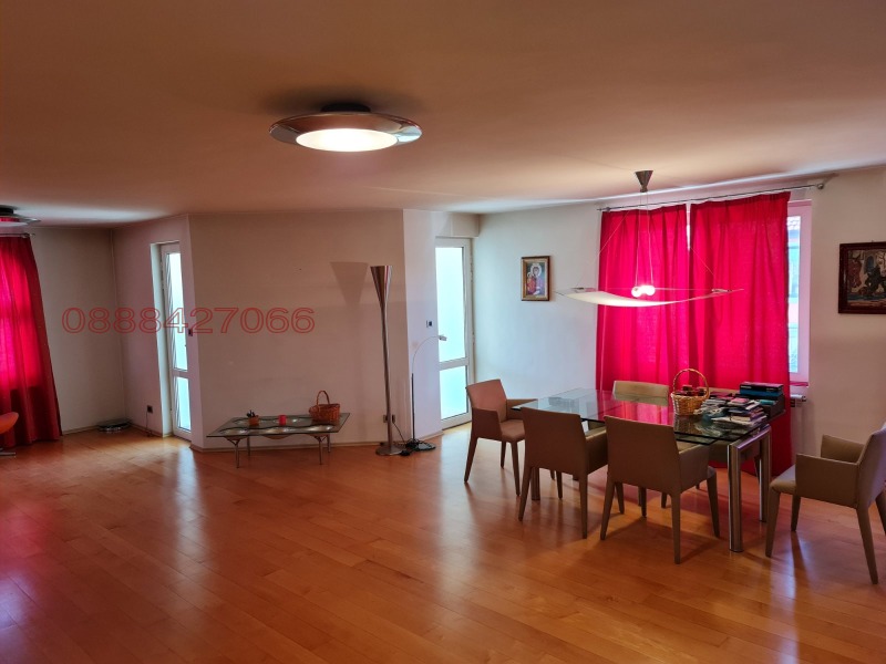Продава МЕЗОНЕТ в град Търговище, Вароша - 221 кв.м / 450 000 € » 880 123.50 лв.