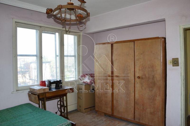 For Sale  3+ bedroom Plovdiv , Komatevo , 160 sq.m | 47521942 - image [12]