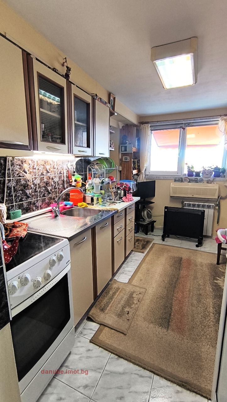 Продава ЕТАЖ ОТ КЪЩА, гр. Русе, Център, снимка 9 - Етаж от къща - 54238645