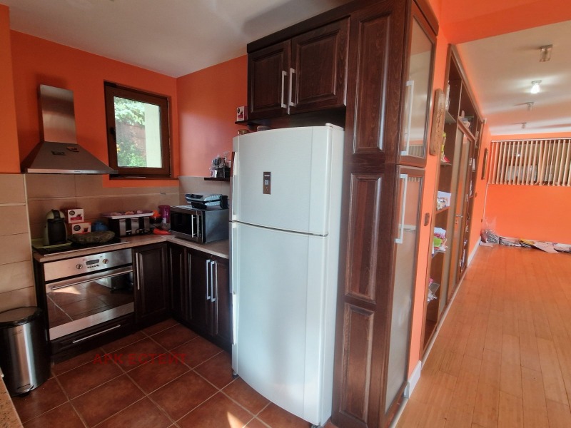 Продава КЪЩА, гр. София, с. Мало Бучино, снимка 2 - Къщи - 52408200