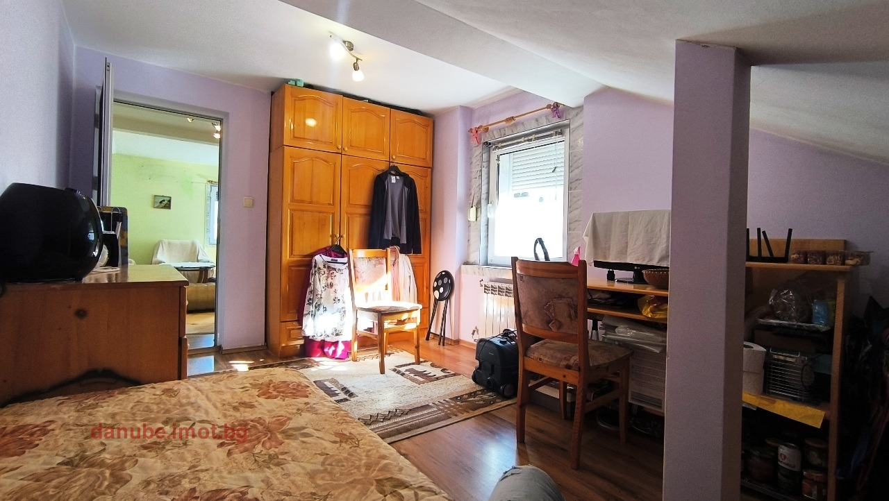 Продава ЕТАЖ ОТ КЪЩА, гр. Русе, Център, снимка 4 - Етаж от къща - 54238645