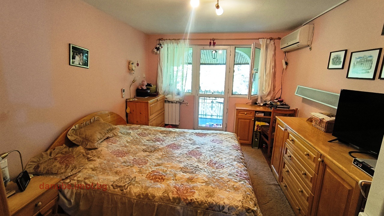 Продава ЕТАЖ ОТ КЪЩА, гр. Русе, Център, снимка 5 - Етаж от къща - 54238645