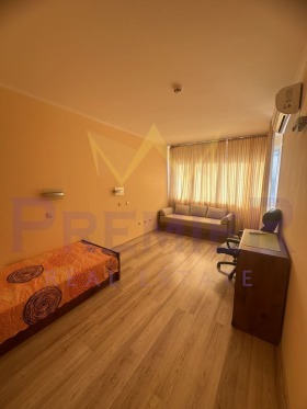 1 bedroom k.k. Zlatni pyasatsi, Varna 2