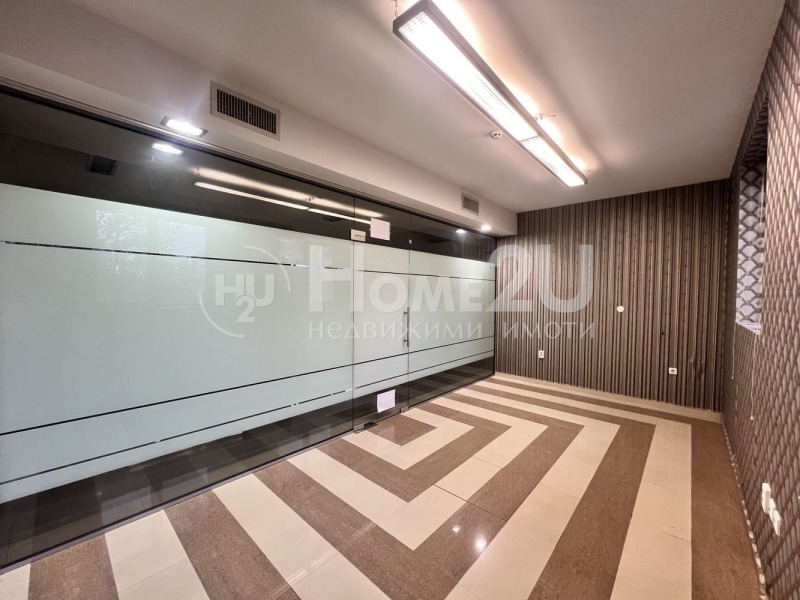 Продава МАГАЗИН, гр. Пловдив, Център, снимка 2 - Магазини - 52719239