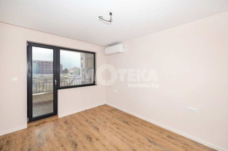 Продава  3-стаен град Пловдив , Остромила , 104 кв.м | 38243348 - изображение [3]