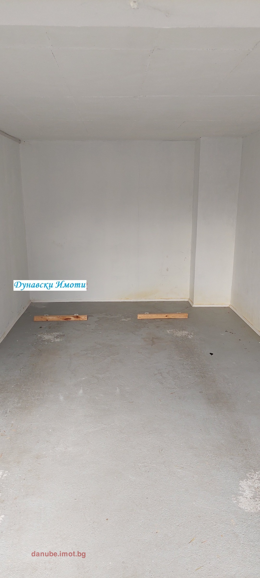 Продава ГАРАЖ, ПАРКОМЯСТО, гр. Русе, Ялта, снимка 2 - Гаражи и паркоместа - 54823707