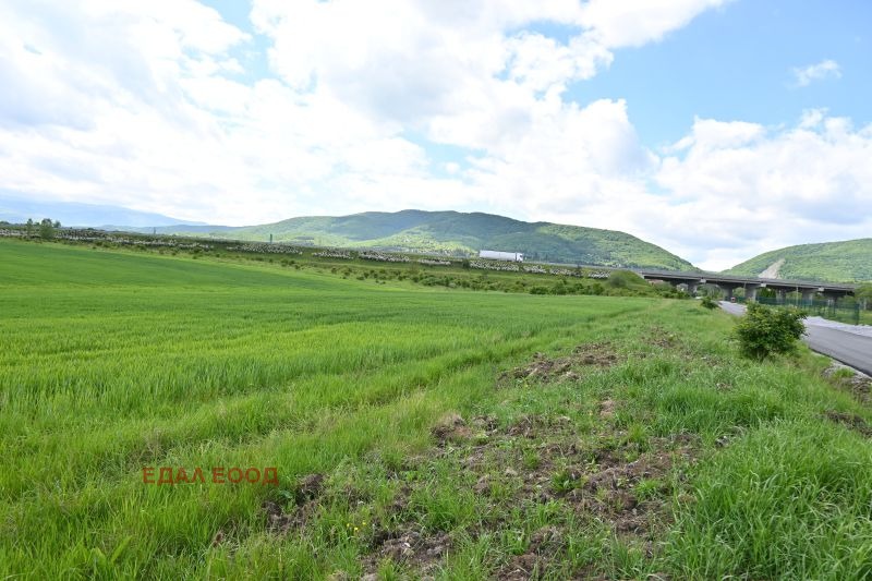 Продава  Парцел област Перник , магистрала Люлин , 24710 кв.м | 85486774 - изображение [8]
