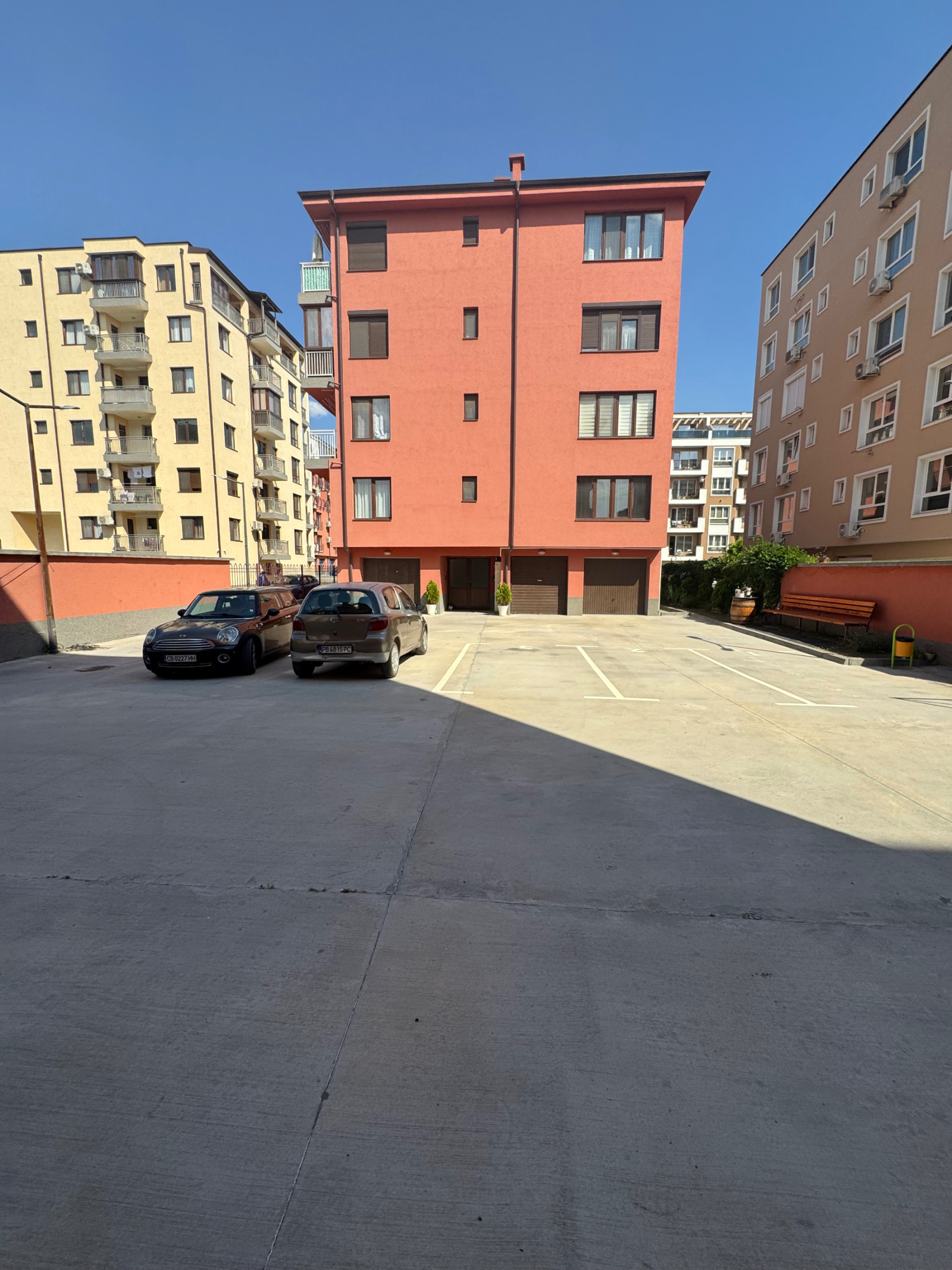 Продава ГАРАЖ, ПАРКОМЯСТО, гр. Пловдив, Остромила, снимка 3 - Гаражи и паркоместа - 55103225