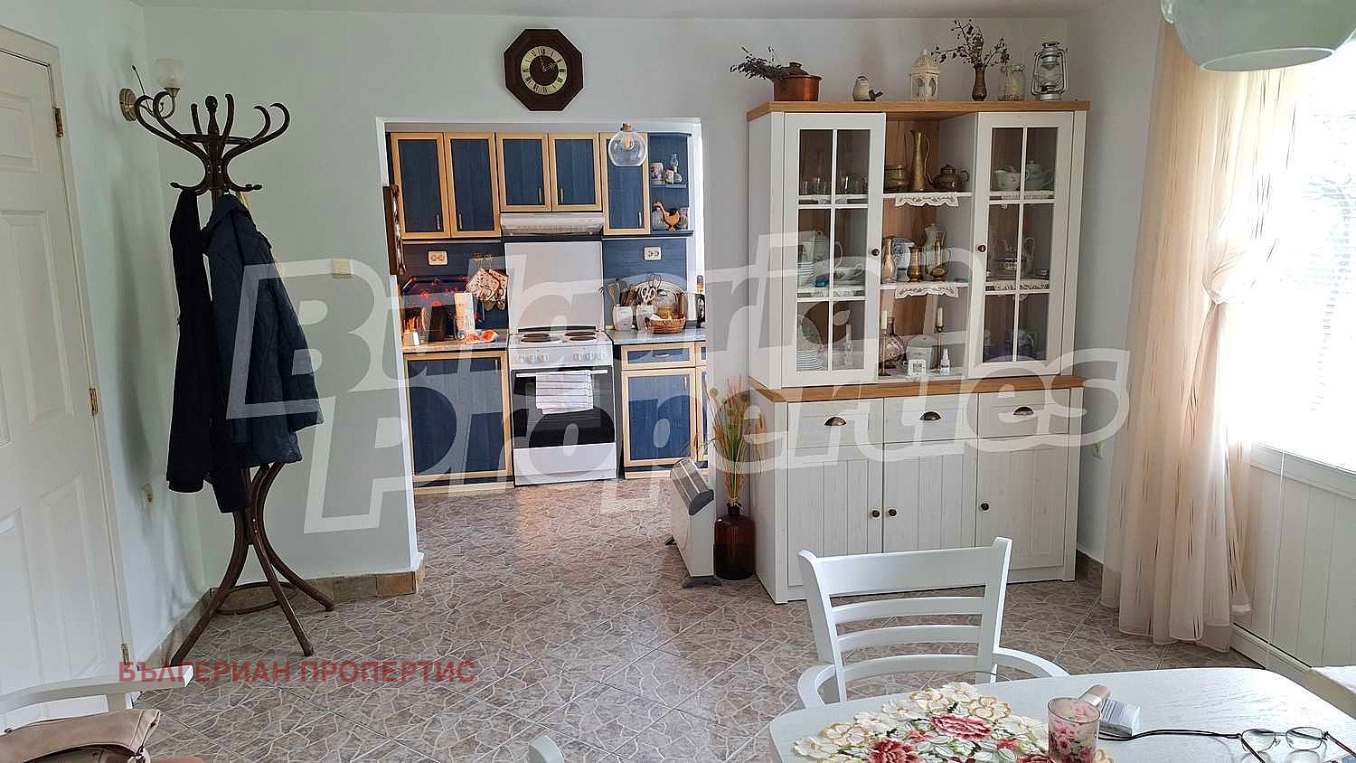 Продава КЪЩА, с. Ново Оряхово, област Варна, снимка 2 - Къщи - 51493473