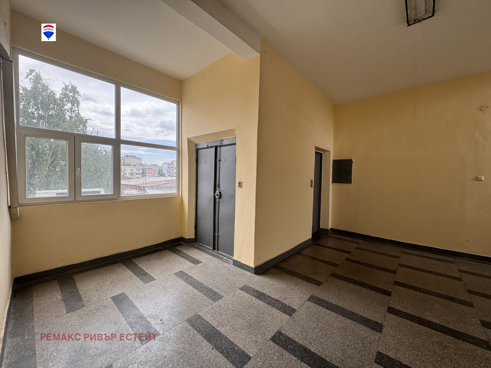 Продава ПРОМ. ПОМЕЩЕНИЕ | Imot.bg — изображение 9