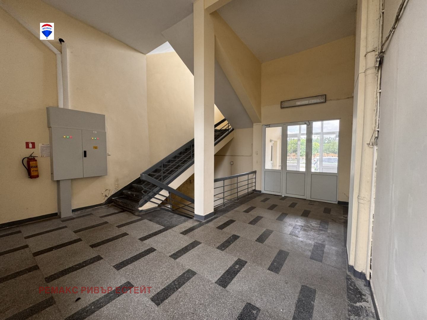 Продава ПРОМ. ПОМЕЩЕНИЕ | Imot.bg — изображение 3