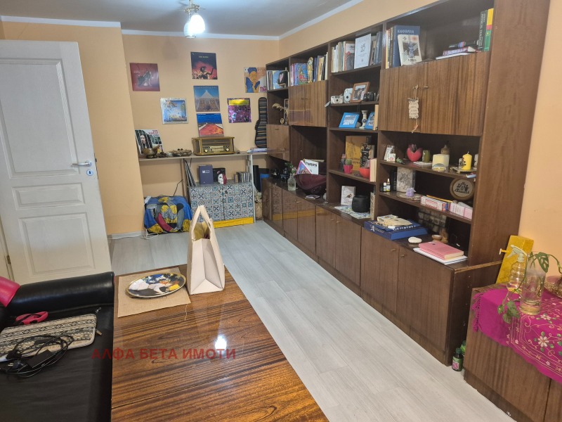 For Sale  1 bedroom Stara Zagora , Zheleznik - tsentar , 101 sq.m | 33139490 - image [2]