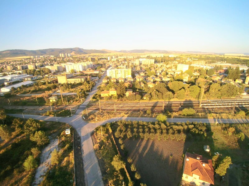 Продава  Парцел, област Перник, гр. Радомир • 1 700 000 € • ID 27089499 — holmes.bg - [1] 