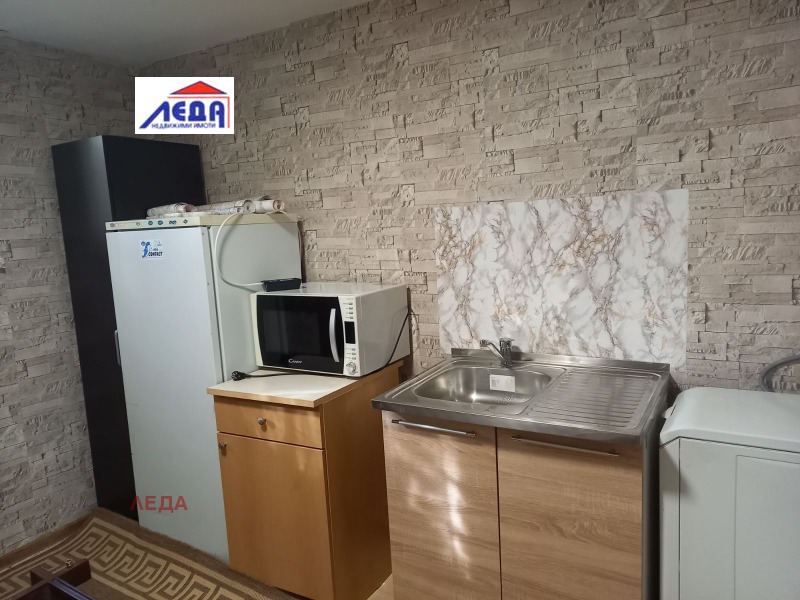 Продава 1-СТАЕН, гр. Плевен, Идеален център, снимка 2 - Апартаменти - 52582717