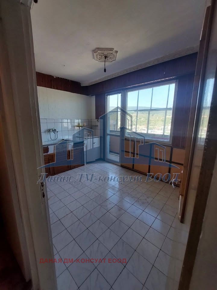 Myytävänä  2 makuuhuonetta Šumen , Bojan Balgaranov 1 , 78 neliömetriä | 63193028 - kuva [2]