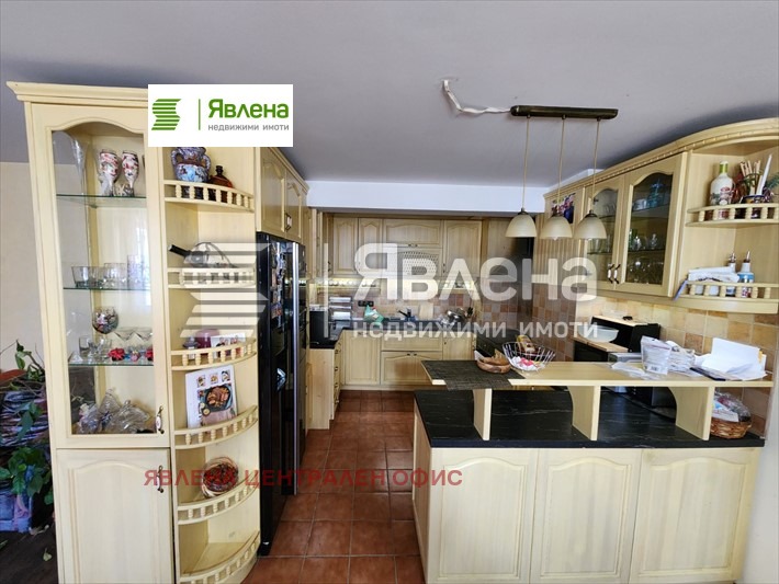 Продава МНОГОСТАЕН, гр. София, Център, снимка 4 - Апартаменти - 54684716