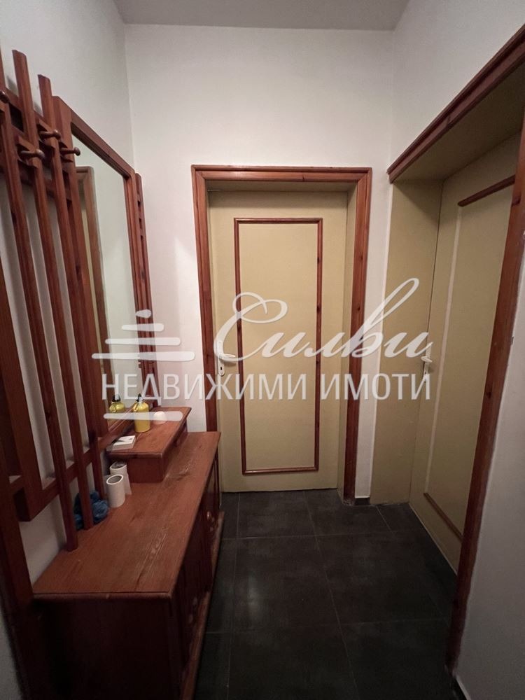 Продава ЕТАЖ ОТ КЪЩА, гр. Шумен, Център, снимка 8 - Етаж от къща - 52602230