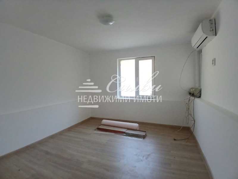 Продава ЕТАЖ ОТ КЪЩА, гр. Шумен, Център, снимка 10 - Етаж от къща - 52602230