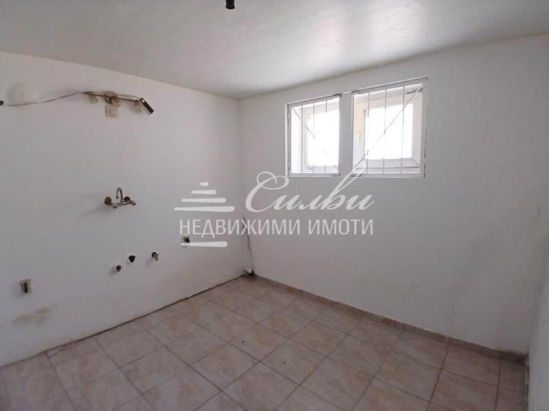 Продава ЕТАЖ ОТ КЪЩА, гр. Шумен, Център, снимка 11 - Етаж от къща - 52602230