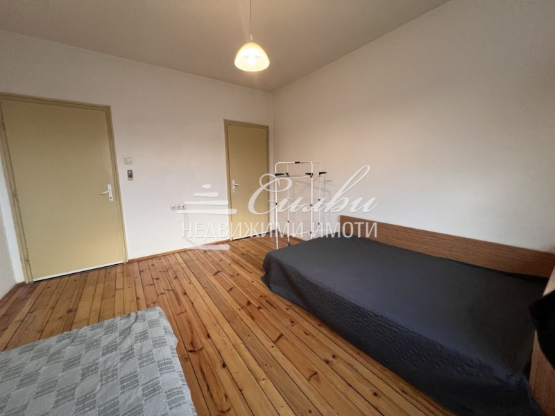 Продава ЕТАЖ ОТ КЪЩА, гр. Шумен, Център, снимка 5 - Етаж от къща - 52602230