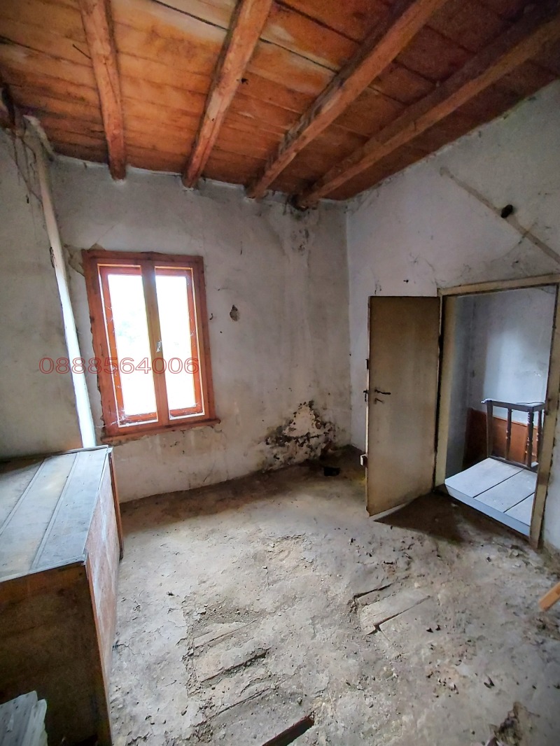 Продава КЪЩА, с. Орешак, област Ловеч, снимка 7 - Къщи - 52782758