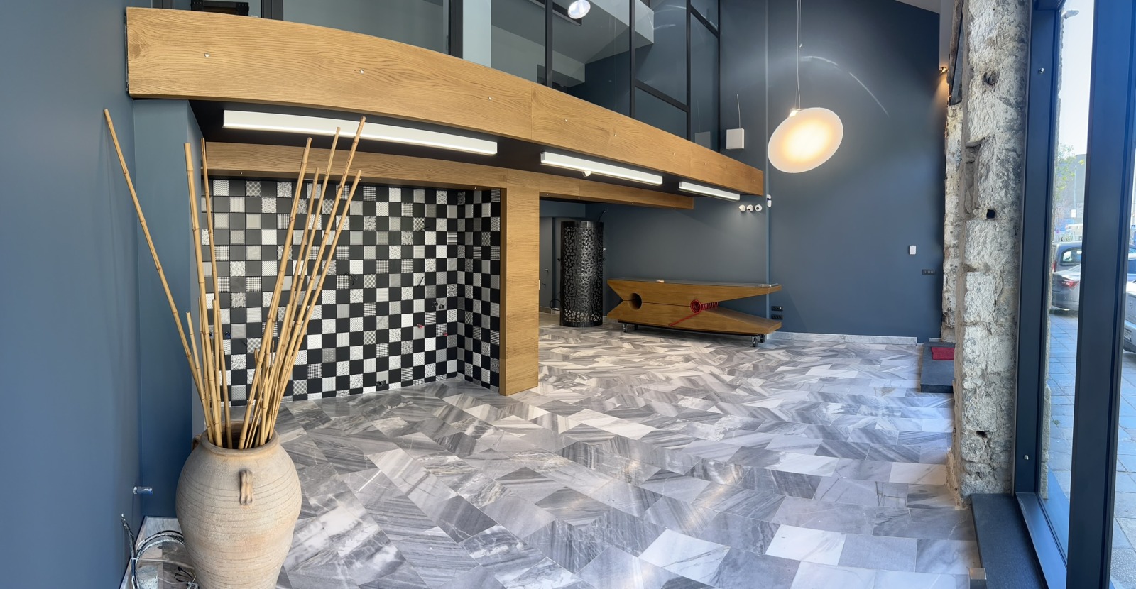 Продава МАГАЗИН, гр. Варна, ЖП Гара, снимка 2 - Магазини - 40874174