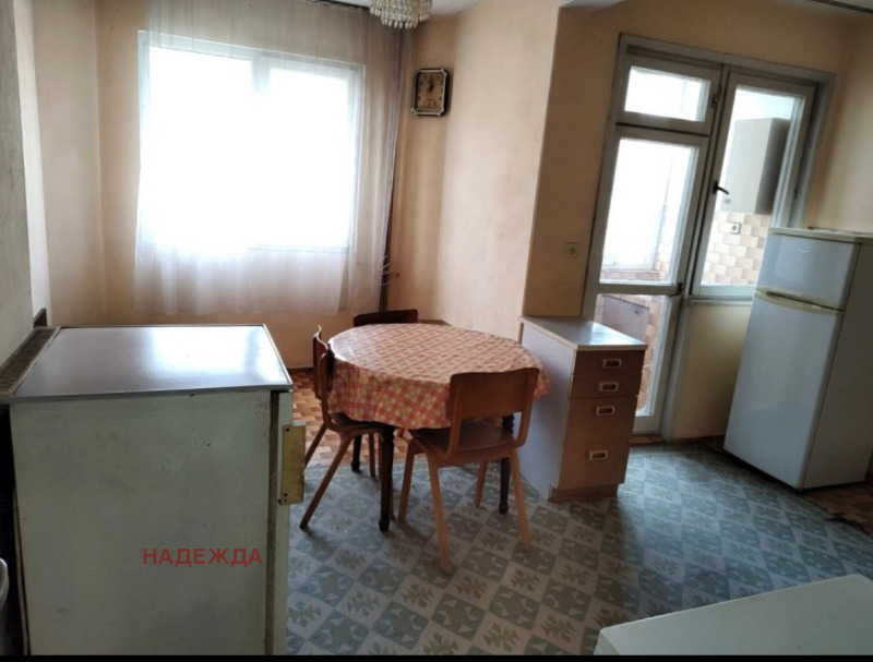 Продава  2-стаен град Плевен , Широк център , 72 кв.м | 75054524