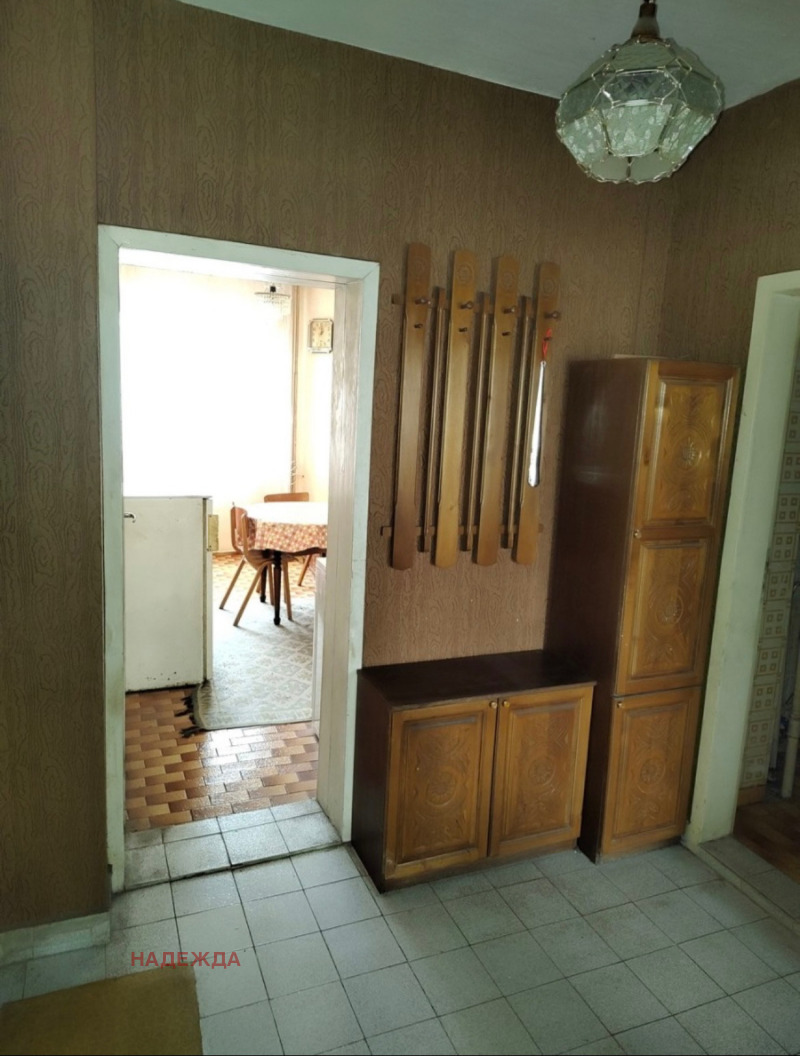 Продава  2-стаен град Плевен , Широк център , 72 кв.м | 75054524 - изображение [12]