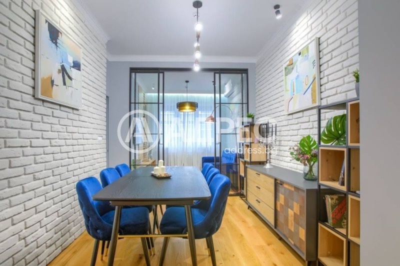 Продава 3-СТАЕН, град София, Център • 410000 € / 801890.30 лв. • 47056487 1