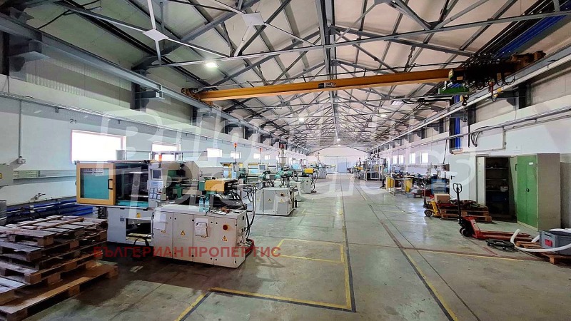 Продава  Склад област Пловдив , с. Голям чардак , 11774 кв.м | 66238675 - изображение [2]