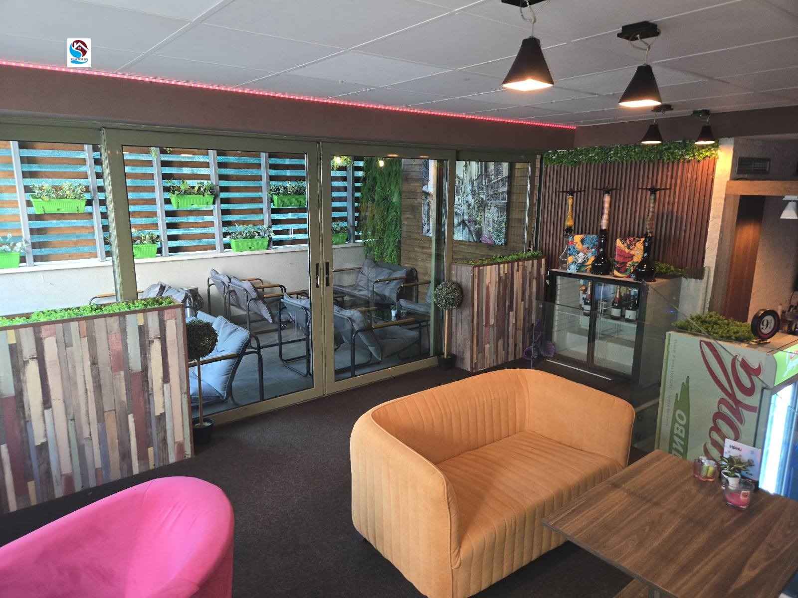 Продава ЗАВЕДЕНИЕ, гр. Варна, Център, снимка 2 - Заведения - 42934213