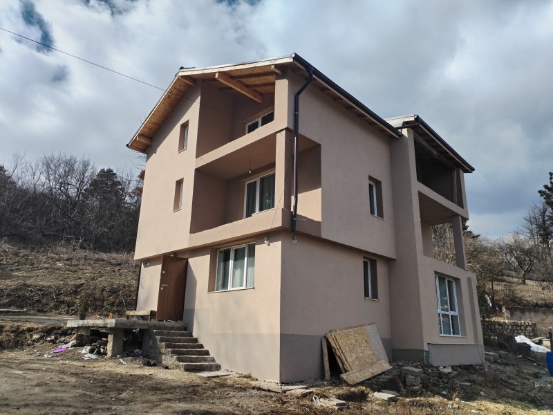 Till salu  Hus region Sofia , Raiovo , 216 kvm | 67782293