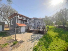 Продажба на имоти в с. Ломница, област Добрич - изображение 1 
