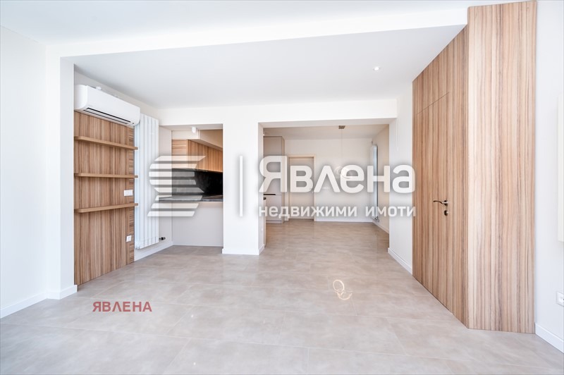 Продава 3-СТАЕН, гр. София, Център, снимка 3 - Aпартаменти - 48592574