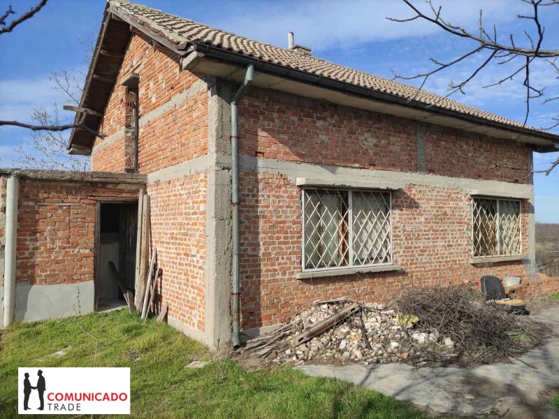 Продава КЪЩА в област Хасково, с. Светлина (Димитровград) - 204 кв.м / 30 677.51 € » 60 000 лв., КОМУНИКАДО ТРЕЙД ЕООД