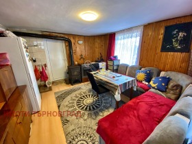Casa Pchelishte, regione Veliko Tarnovo 4