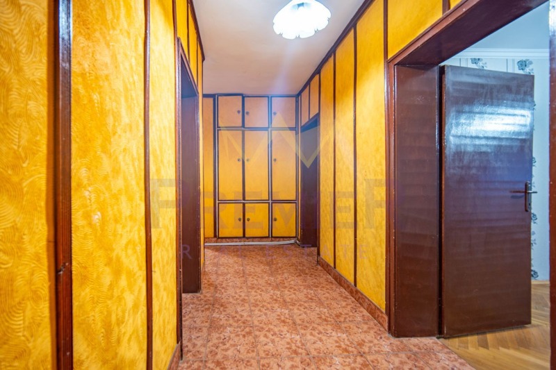 Продава 3-СТАЕН, гр. Добрич, Център, снимка 10 - Апартаменти - 52824562